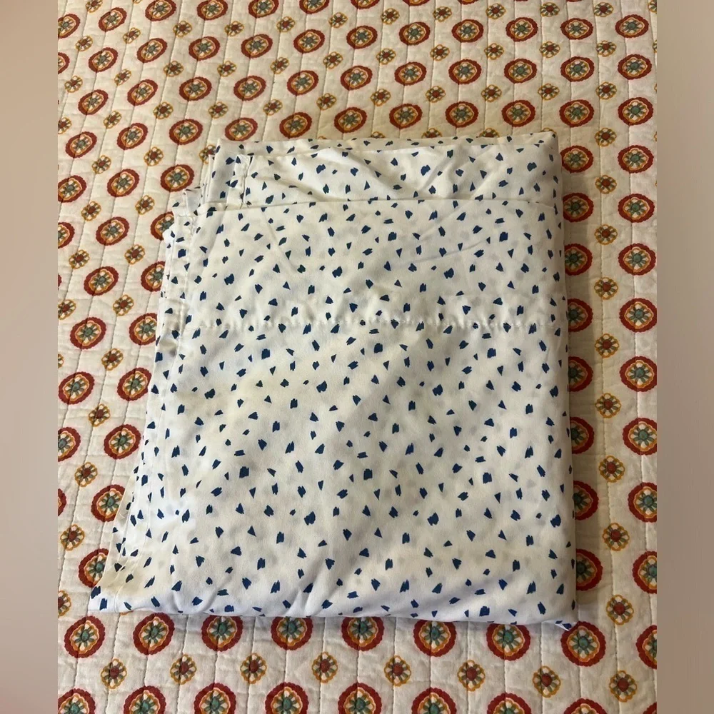 Just Home White and Navy Dots Queen Size Flat Single Sheet